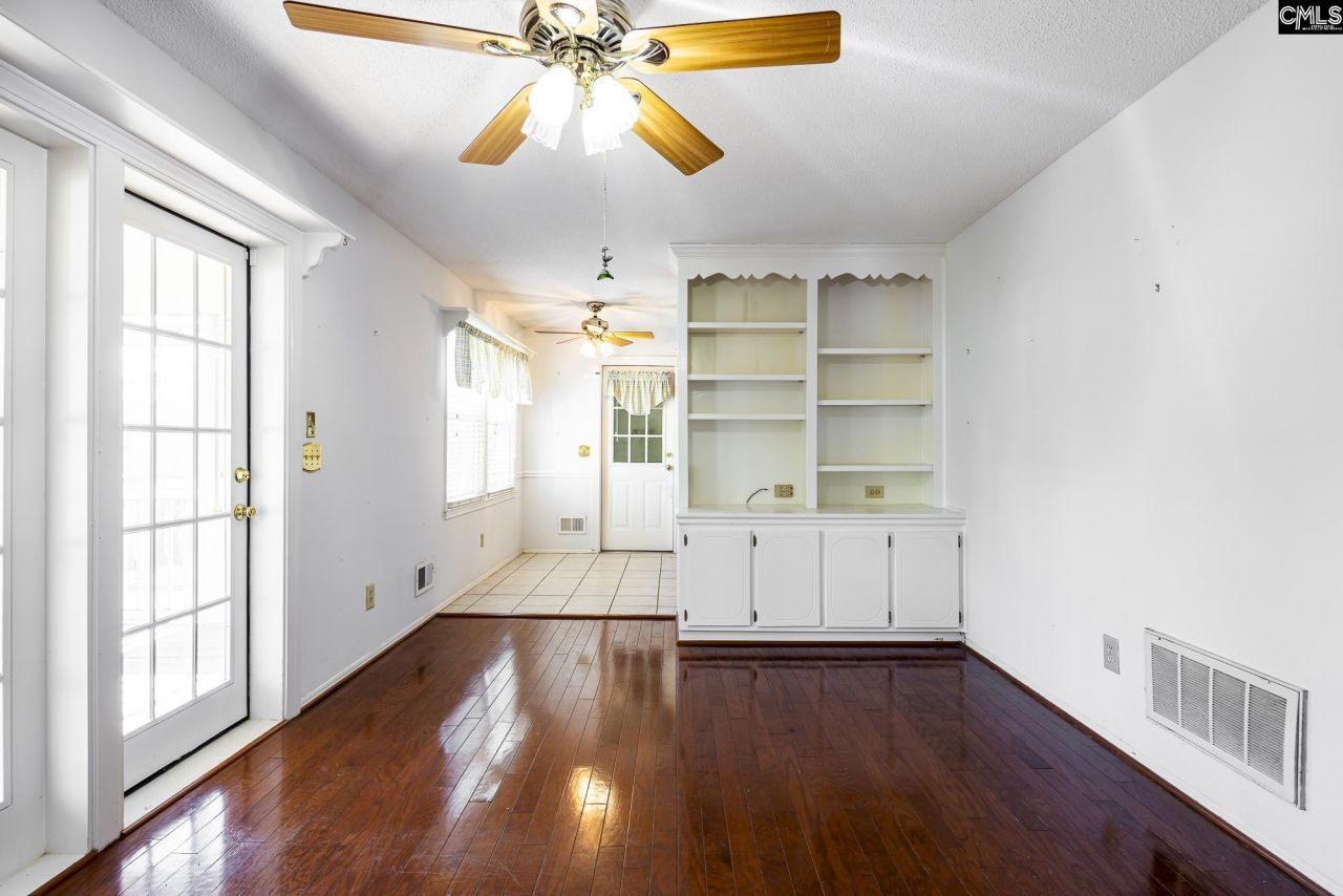 215 Parkstream Circle Photo 14