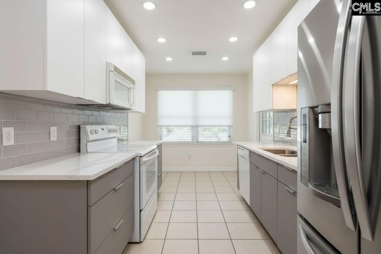 215 Parkstream Circle Photo 14