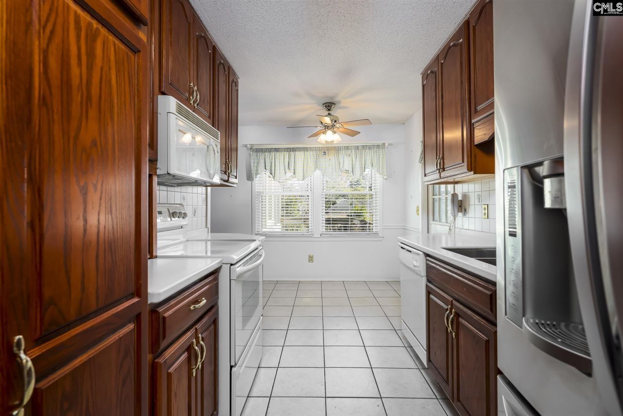 215 Parkstream Circle Photo 15