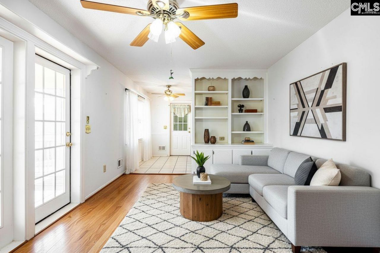 215 Parkstream Circle Photo 19