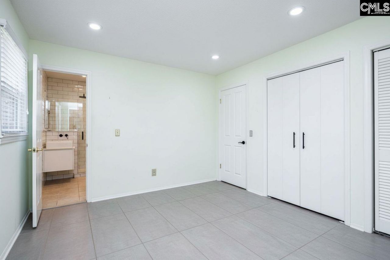 215 Parkstream Circle Photo 27