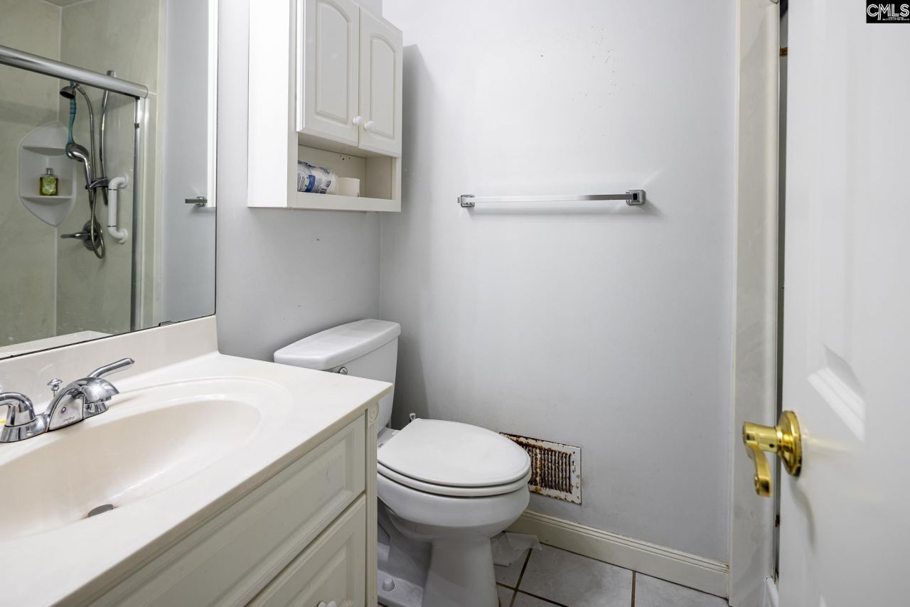 215 Parkstream Circle Photo 34