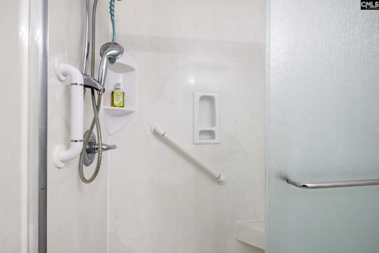 215 Parkstream Circle Photo 35