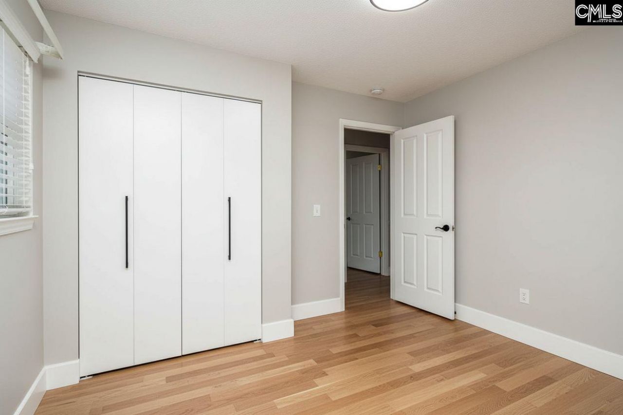 215 Parkstream Circle Photo 36