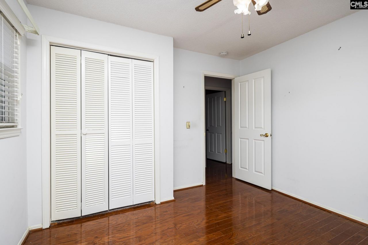 215 Parkstream Circle Photo 37