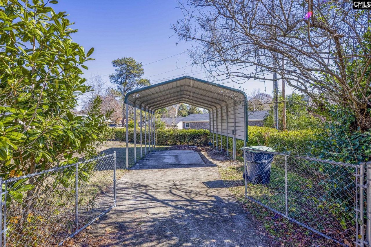 215 Parkstream Circle Photo 4