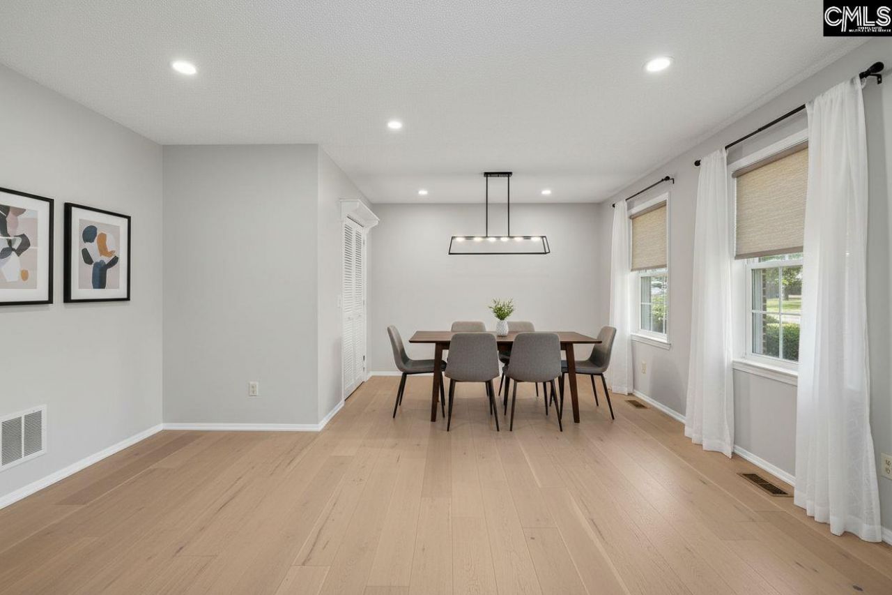 215 Parkstream Circle Photo 6