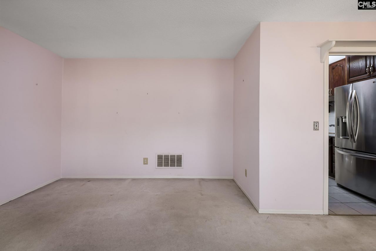 215 Parkstream Circle Photo 7