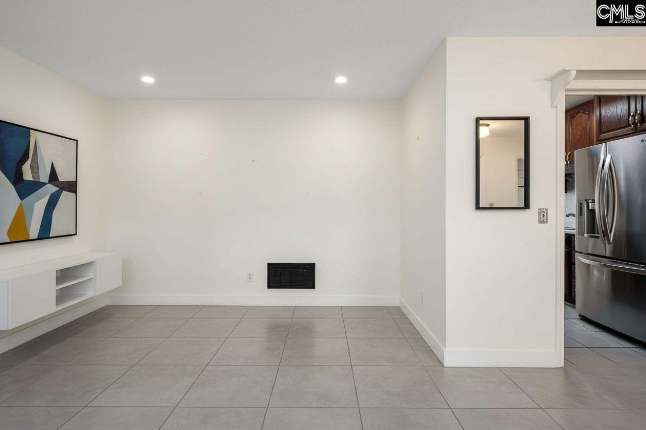 215 Parkstream Circle Photo 8