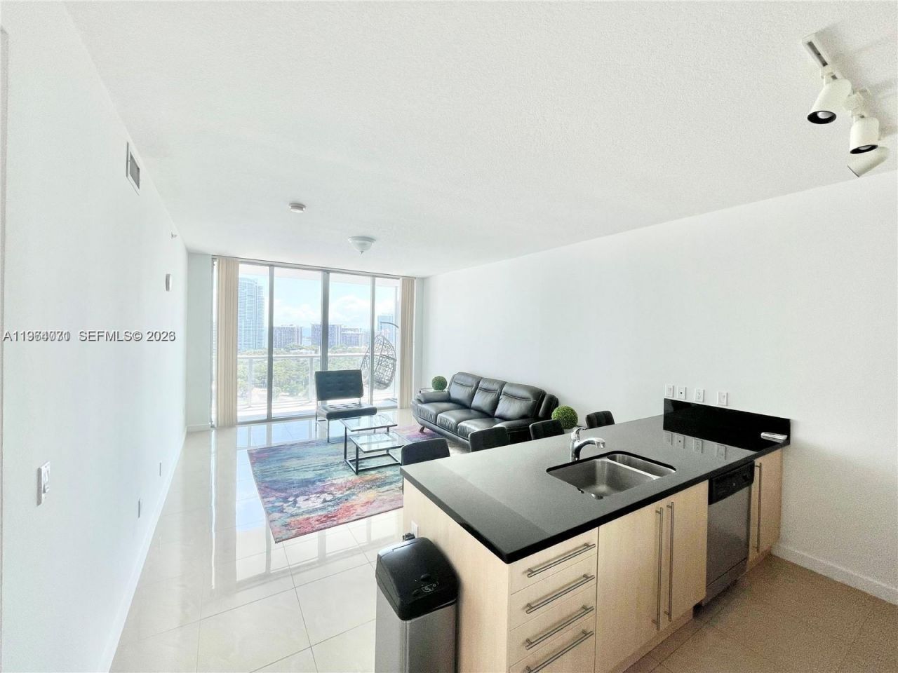 79 SW 12th St, Unit 2402-S, Miami, FL 33130 Photo