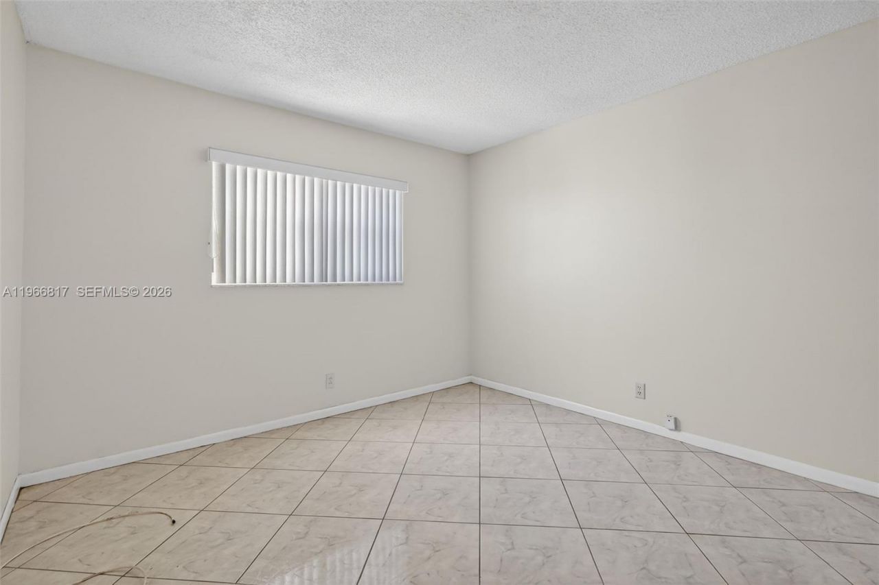 421 NE 14th Ave , Unit 608, Hallandale Beach, FL 33009 Photo