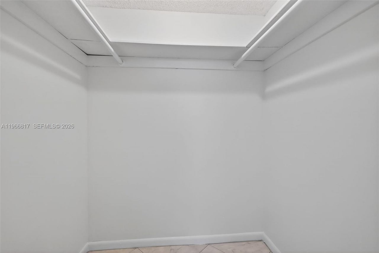 421 NE 14th Ave , Unit 608, Hallandale Beach, FL 33009 Photo