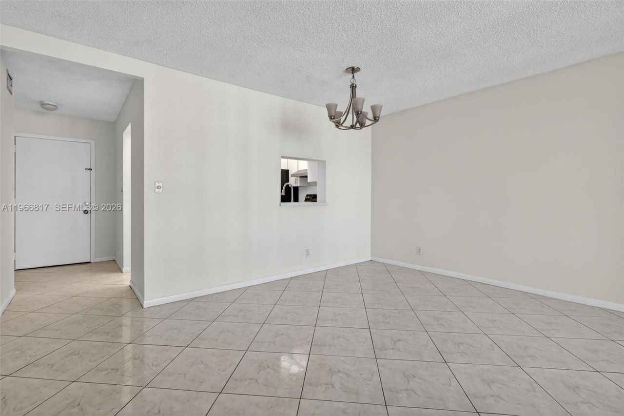 421 NE 14th Ave , Unit 608, Hallandale Beach, FL 33009 Photo
