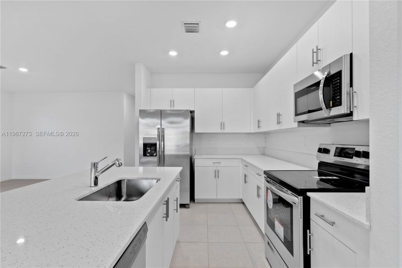 11947 SW 241st Ter, Homestead, FL 33032 Photo