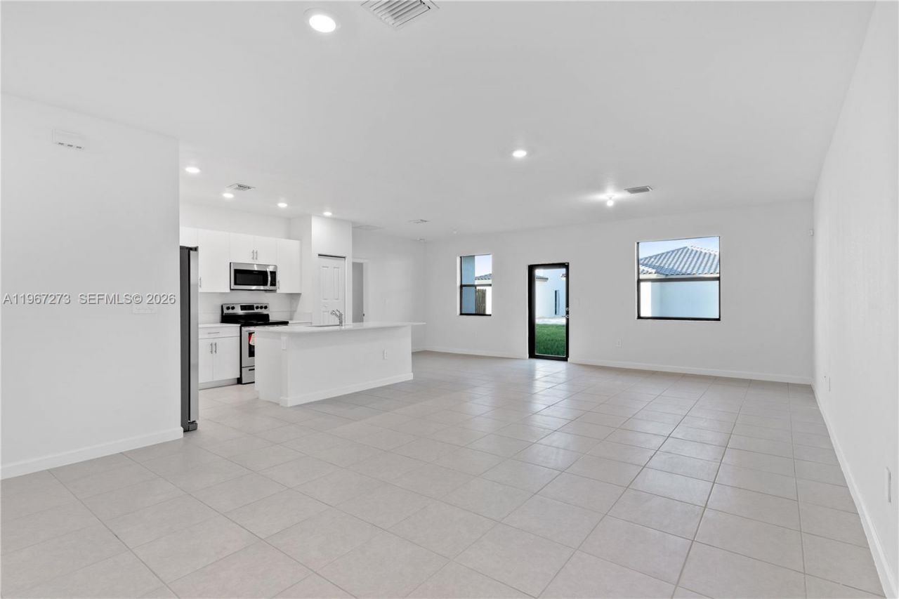 11947 SW 241st Ter, Homestead, FL 33032 Photo