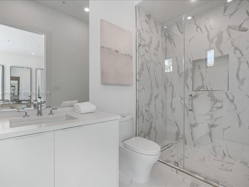 4008 NE 167th St , Unit 6, North Miami Beach, FL 33160 Photo