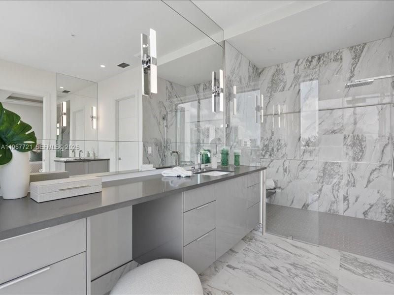 4008 NE 167th St , Unit 6, North Miami Beach, FL 33160 Photo