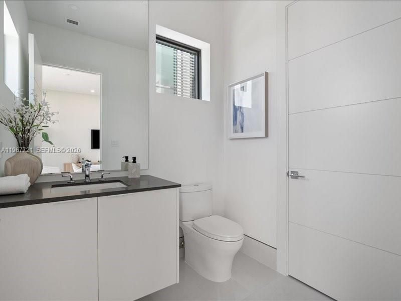 4008 NE 167th St , Unit 6, North Miami Beach, FL 33160 Photo