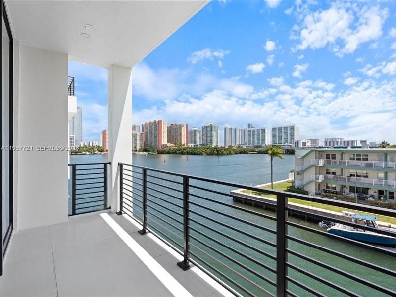 4008 NE 167th St , Unit 6, North Miami Beach, FL 33160 Photo