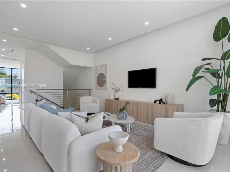 4008 NE 167th St , Unit 6, North Miami Beach, FL 33160 Photo