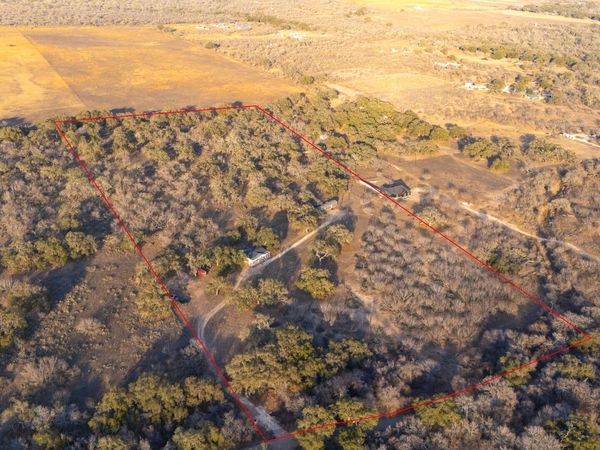 2383 Tomblin, Bigfoot, TX 78005