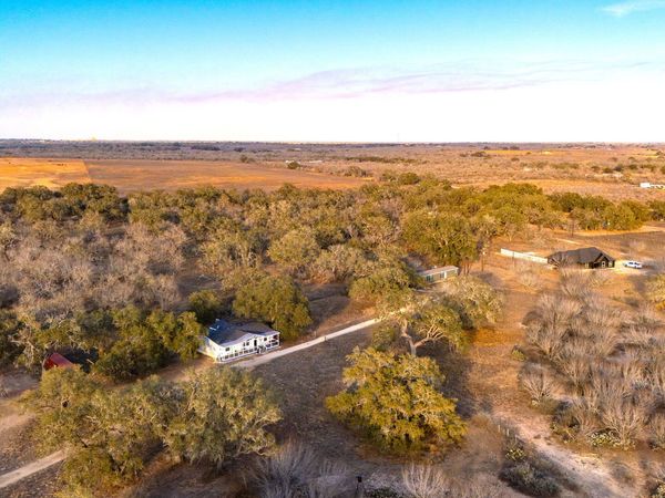 2383 Tomblin, Bigfoot, TX 78005