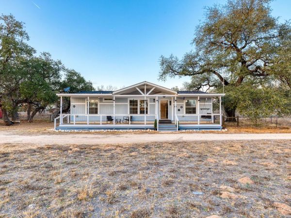 2383 Tomblin, Bigfoot, TX 78005