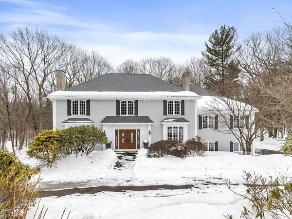 9 Garland Rd, Lincoln, MA 01773