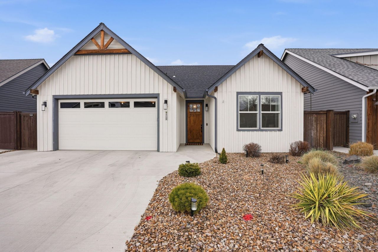 4119 SW Badger Court, Redmond, OR 97756 Main Photo