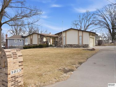 5015 N 103rd Street, Omaha, NE 68134