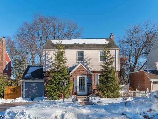 365 Rockledge Pl, Teaneck, NJ 07666