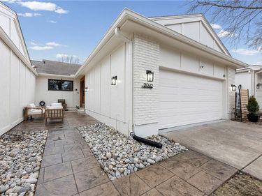 2042 Condolea Drive, Leawood, KS 66209