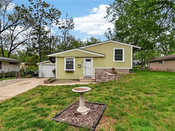 210 Cherokee Drive, Belton, MO 64012