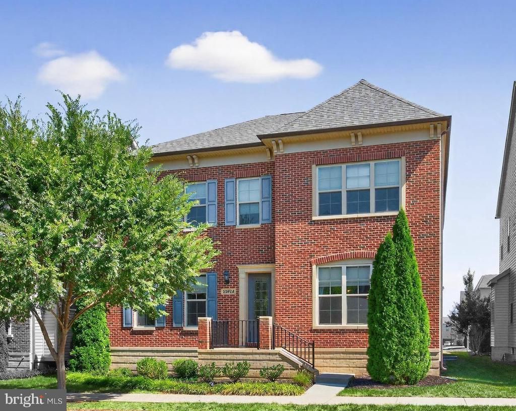 20624 Holyoke Drive, Ashburn, VA 20147 Main Photo
