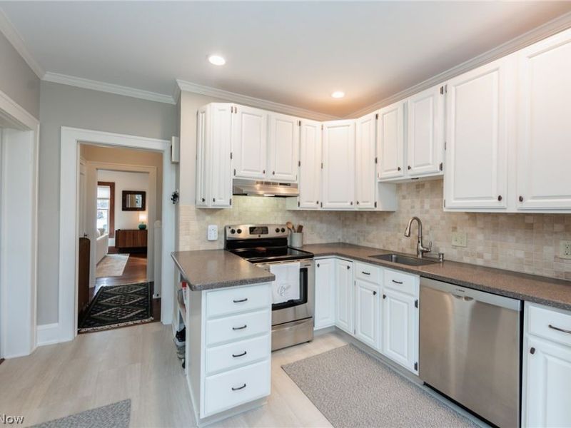 3079 Scarborough Road, Cleveland, OH 44118 Photo 19