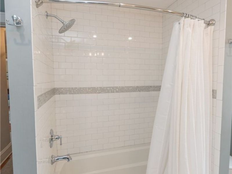 3079 Scarborough Road, Cleveland, OH 44118 Photo 42