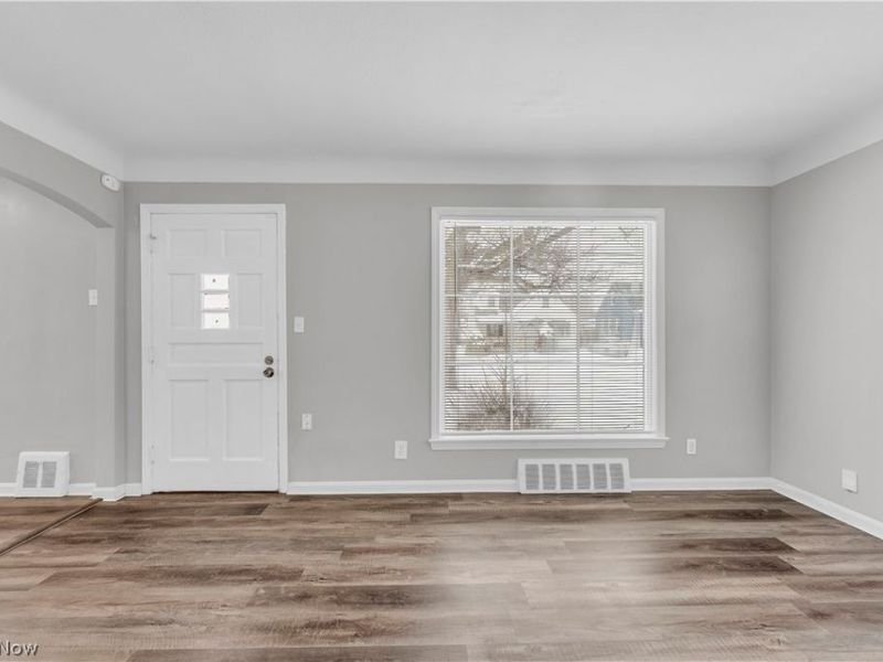 876 E 209th Street, Euclid, OH 44119 Photo 3