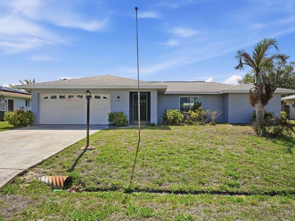 826 SE Quiescent Lane, Port St. Lucie, FL 34983
