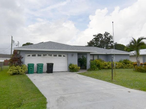 826 SE Quiescent Lane, Port St. Lucie, FL 34983