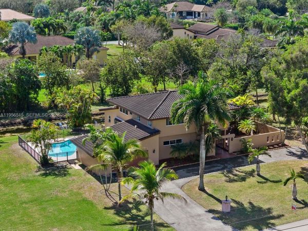 11400 NW 19th St, Plantation, FL 33323