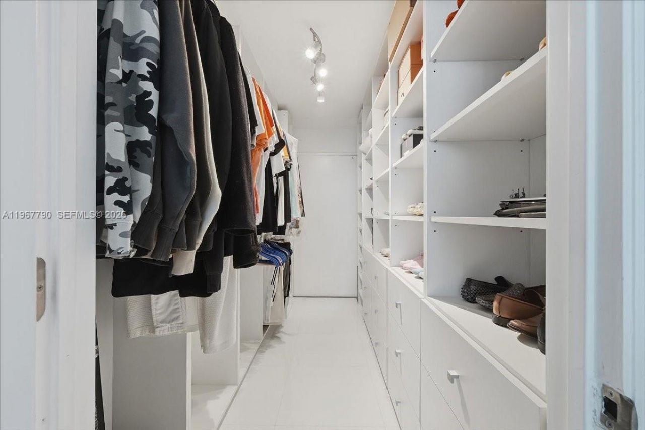 18051 Biscayne Blvd , Unit 1701, Aventura, FL 33160 Photo