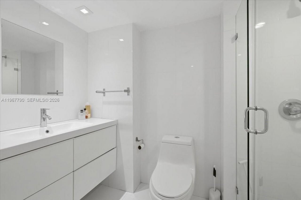 18051 Biscayne Blvd , Unit 1701, Aventura, FL 33160 Photo