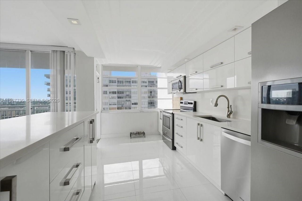 18051 Biscayne Blvd , Unit 1701, Aventura, FL 33160 Photo