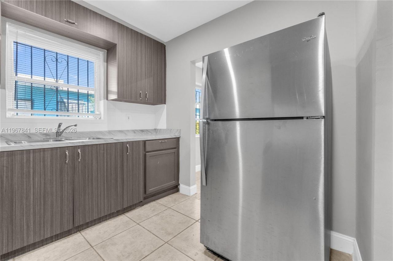 6940 NW 6th Ct, Unit 2, Miami, FL 33150 Photo