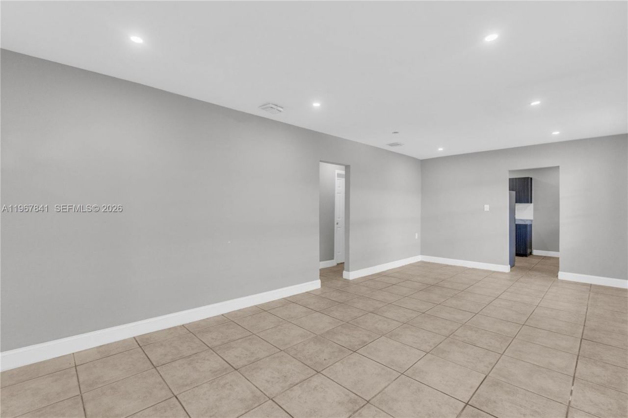 6940 NW 6th Ct, Unit 2, Miami, FL 33150 Photo