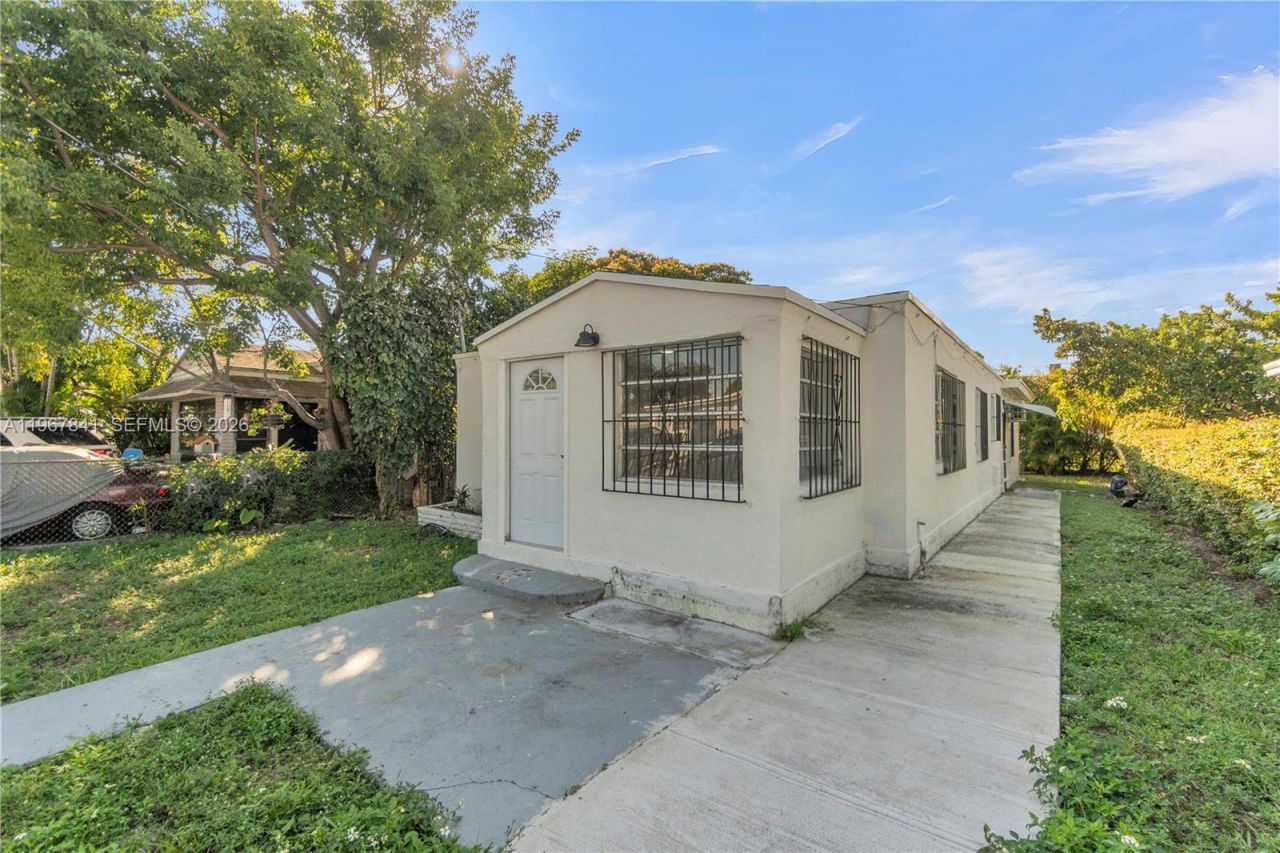 6940 NW 6th Ct, Unit 2, Miami, FL 33150 Photo