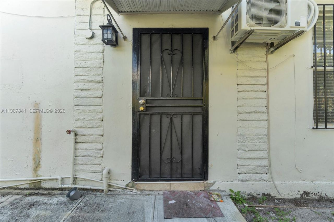 6940 NW 6th Ct, Unit 2, Miami, FL 33150 Photo