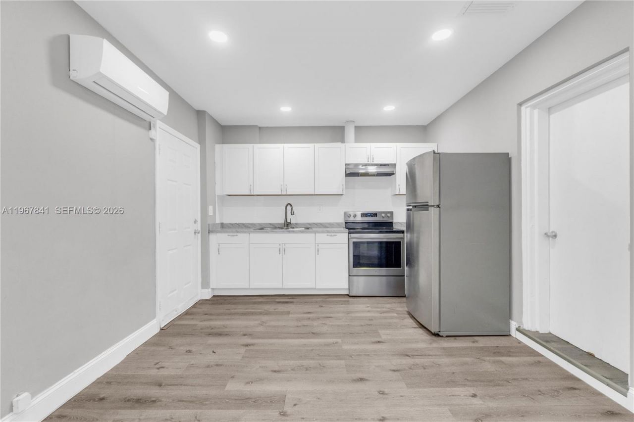 6940 NW 6th Ct, Unit 2, Miami, FL 33150 Photo