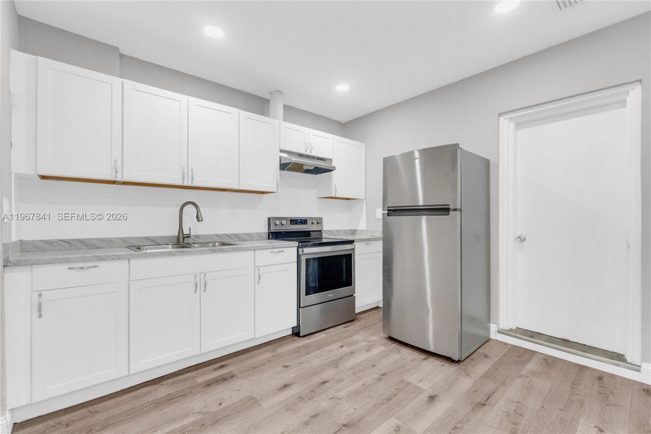 6940 NW 6th Ct, Unit 2, Miami, FL 33150 Photo