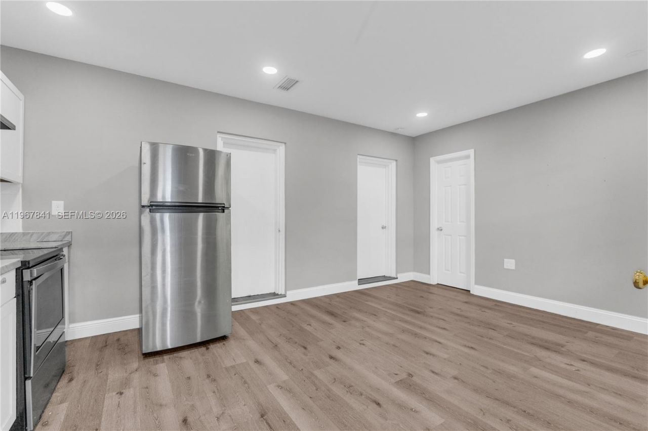 6940 NW 6th Ct, Unit 2, Miami, FL 33150 Photo